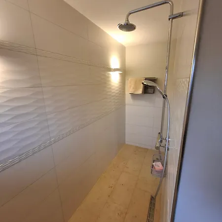 Ferien-appartement Apartman Strohn
